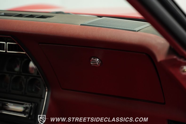 Chevrolet-Corvette-1982-Red-Red-6