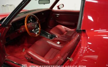 Chevrolet-Corvette-1982-Red-Red-9