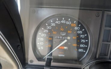 Chevrolet-Corvette-1982-Silver-Beige-Silver-Beige-16