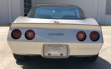 Chevrolet-Corvette-1982-Silver-Beige-silver-beige-leather-4