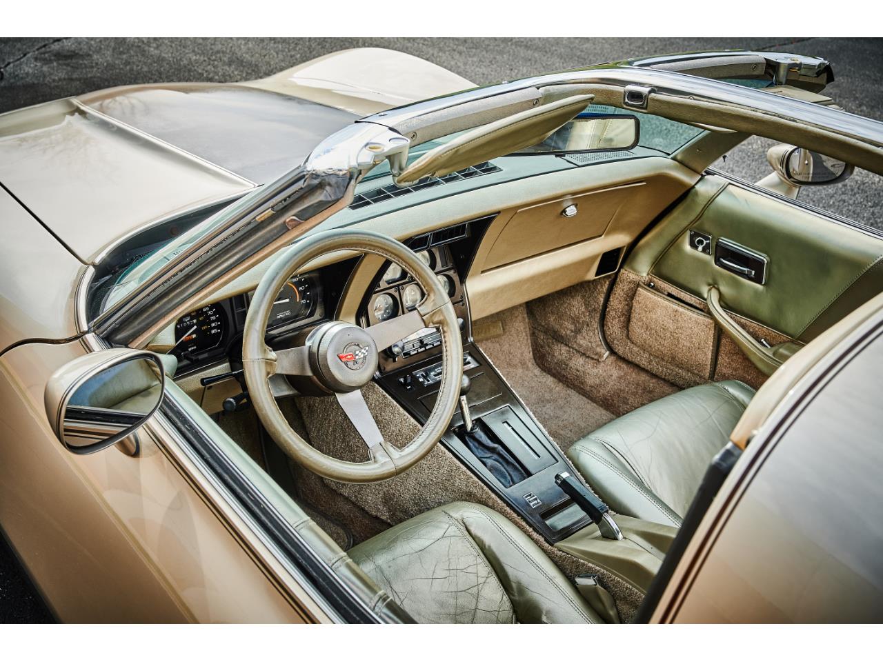 Chevrolet-Corvette-1982-Silver-Beige-silver-beige-leather-7