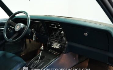 Chevrolet-Corvette-1982-Silver-Blue-Dark-Blue-14