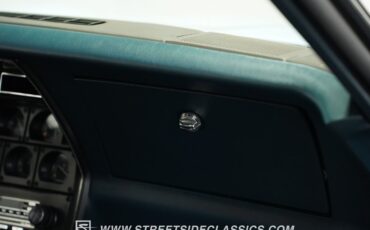 Chevrolet-Corvette-1982-Silver-Blue-Dark-Blue-16