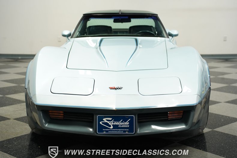 Chevrolet-Corvette-1982-Silver-Blue-Dark-Blue-24