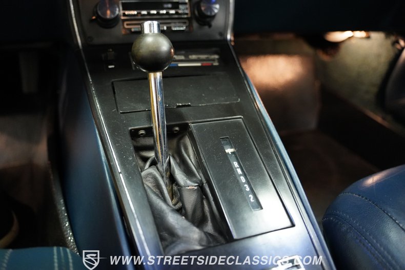 Chevrolet-Corvette-1982-Silver-Blue-Dark-Blue-46
