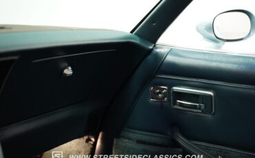 Chevrolet-Corvette-1982-Silver-Blue-Dark-Blue-47