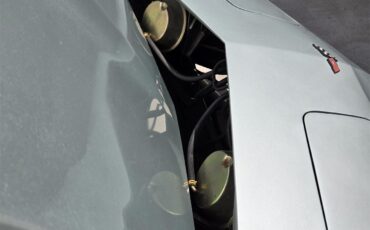 Chevrolet-Corvette-1982-Silver-Green-Grey-21