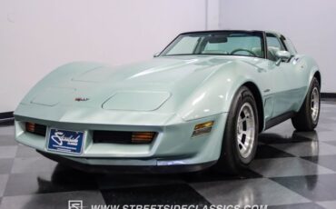 Chevrolet-Corvette-1982-Silver-Green-Silver-Green-29