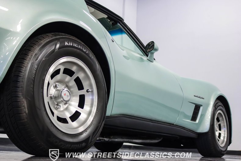 Chevrolet-Corvette-1982-Silver-Green-Silver-Green-36