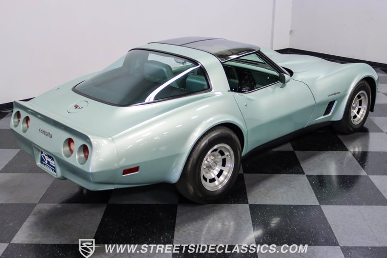 Chevrolet-Corvette-1982-Silver-Green-Silver-Green-41