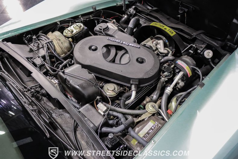 Chevrolet-Corvette-1982-Silver-Green-Silver-Green-45
