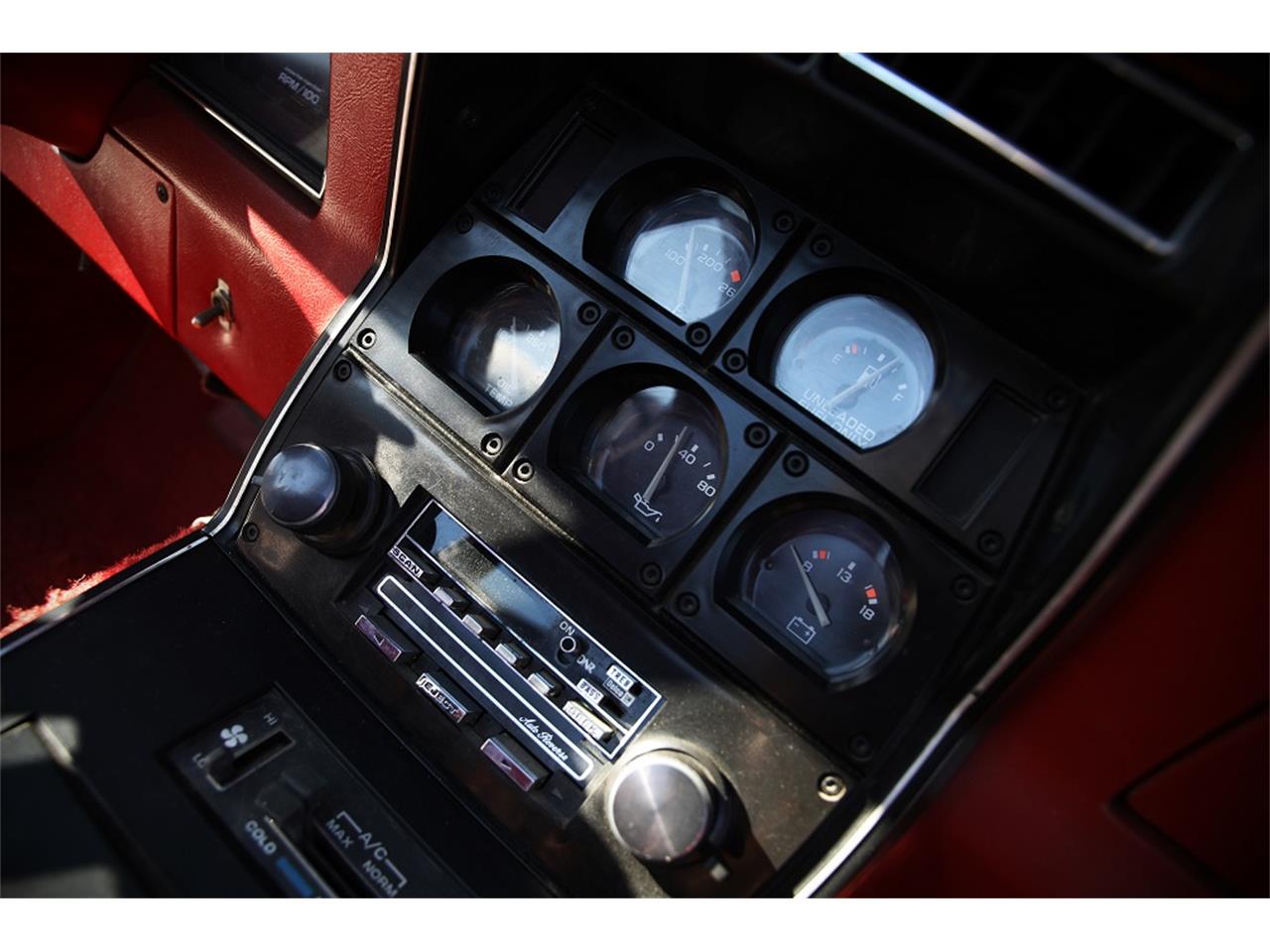 Chevrolet-Corvette-1982-White-Red-12
