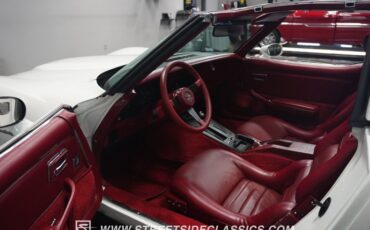 Chevrolet-Corvette-1982-White-Red-12
