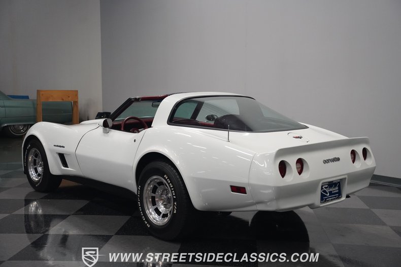 Chevrolet-Corvette-1982-White-Red-34