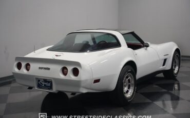 Chevrolet-Corvette-1982-White-Red-45