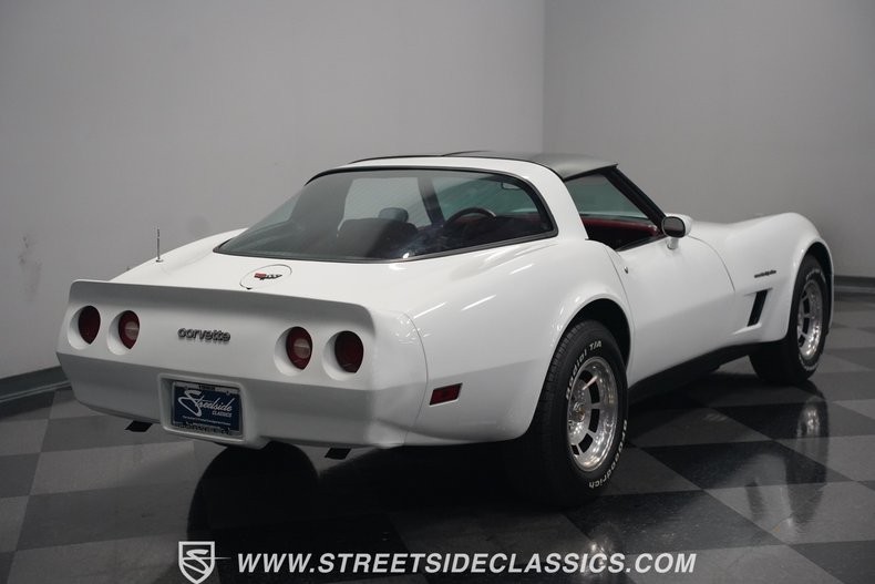 Chevrolet-Corvette-1982-White-Red-45