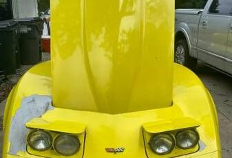 Chevrolet-Corvette-1982-Yellow-10