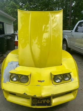 Chevrolet-Corvette-1982-Yellow-10