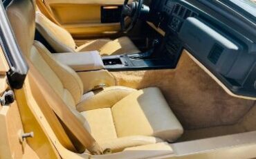 Chevrolet-Corvette-1984-1