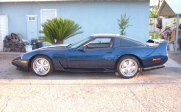 Chevrolet-Corvette-1984-10