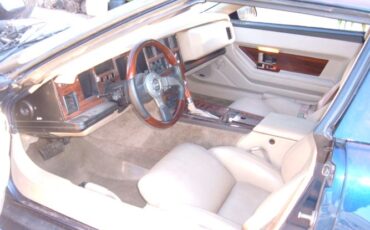 Chevrolet-Corvette-1984-11