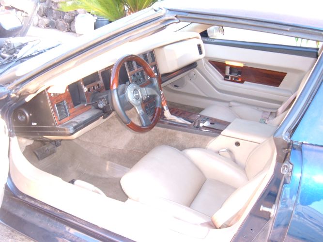 Chevrolet-Corvette-1984-11