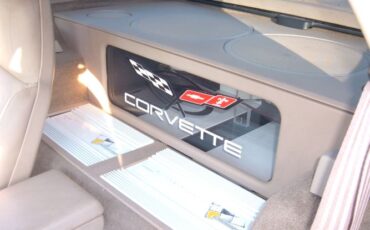 Chevrolet-Corvette-1984-12
