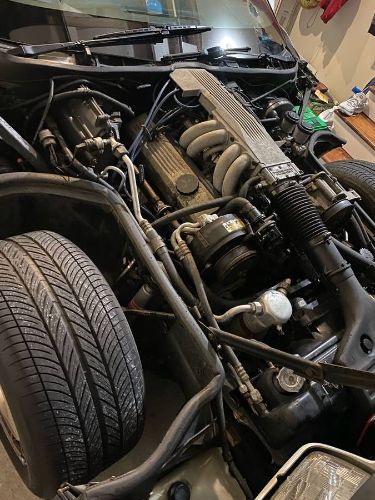 Chevrolet-Corvette-1984