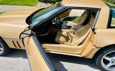 Chevrolet-Corvette-1984