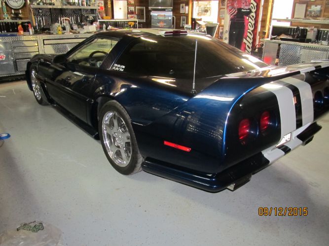 Chevrolet-Corvette-1984-2