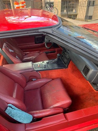 Chevrolet-Corvette-1984-2