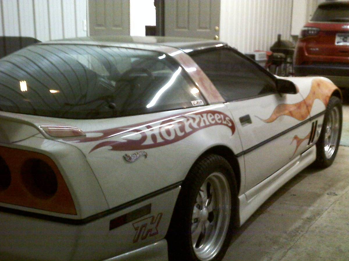 Chevrolet-Corvette-1984-2