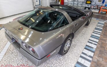 Chevrolet-Corvette-1984-27