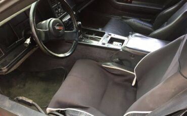 Chevrolet-Corvette-1984-3