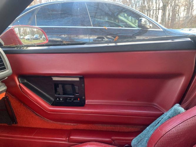 Chevrolet-Corvette-1984-3