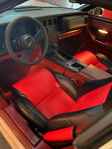 Chevrolet-Corvette-1984-6