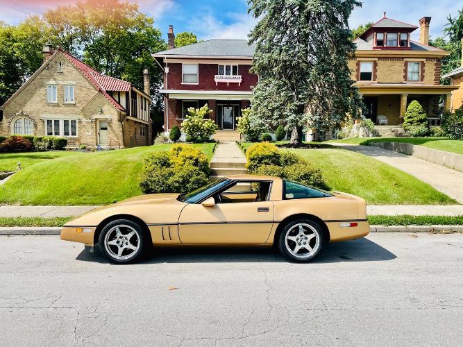 Chevrolet-Corvette-1984-7