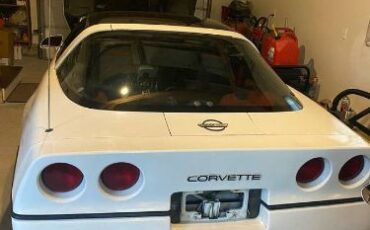 Chevrolet-Corvette-1984-8
