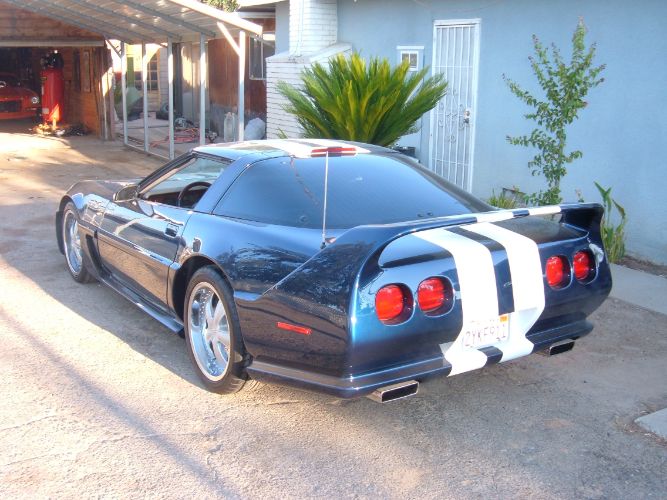 Chevrolet-Corvette-1984-9