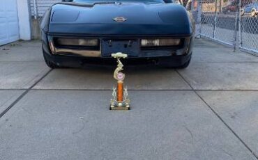 Chevrolet-Corvette-1984-Black-4