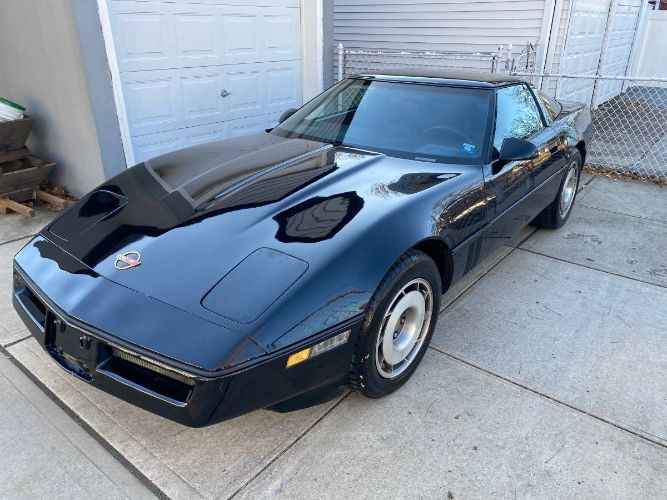 Chevrolet-Corvette-1984-Black-5