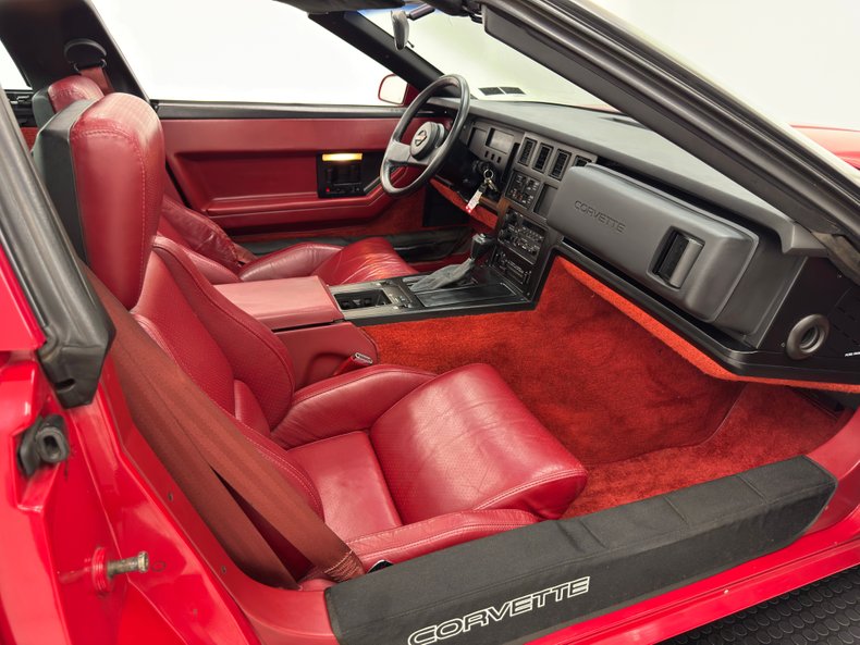 Chevrolet-Corvette-1984-Bright-Red-Red-32