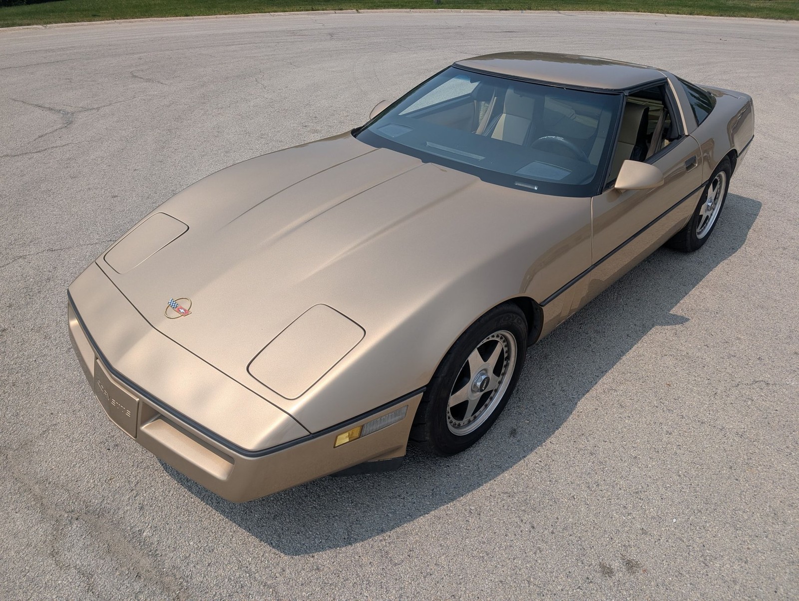Chevrolet-Corvette-1984-Coupe-16