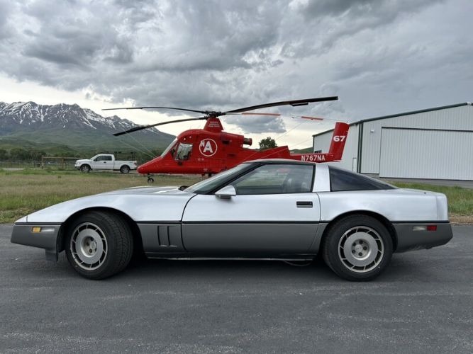 Chevrolet-Corvette-1984-Gray-Gray-1