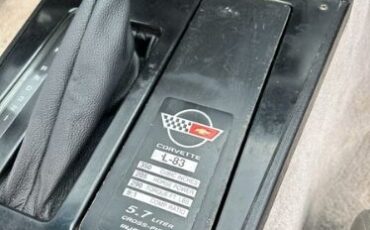 Chevrolet-Corvette-1984-Gray-Gray-5