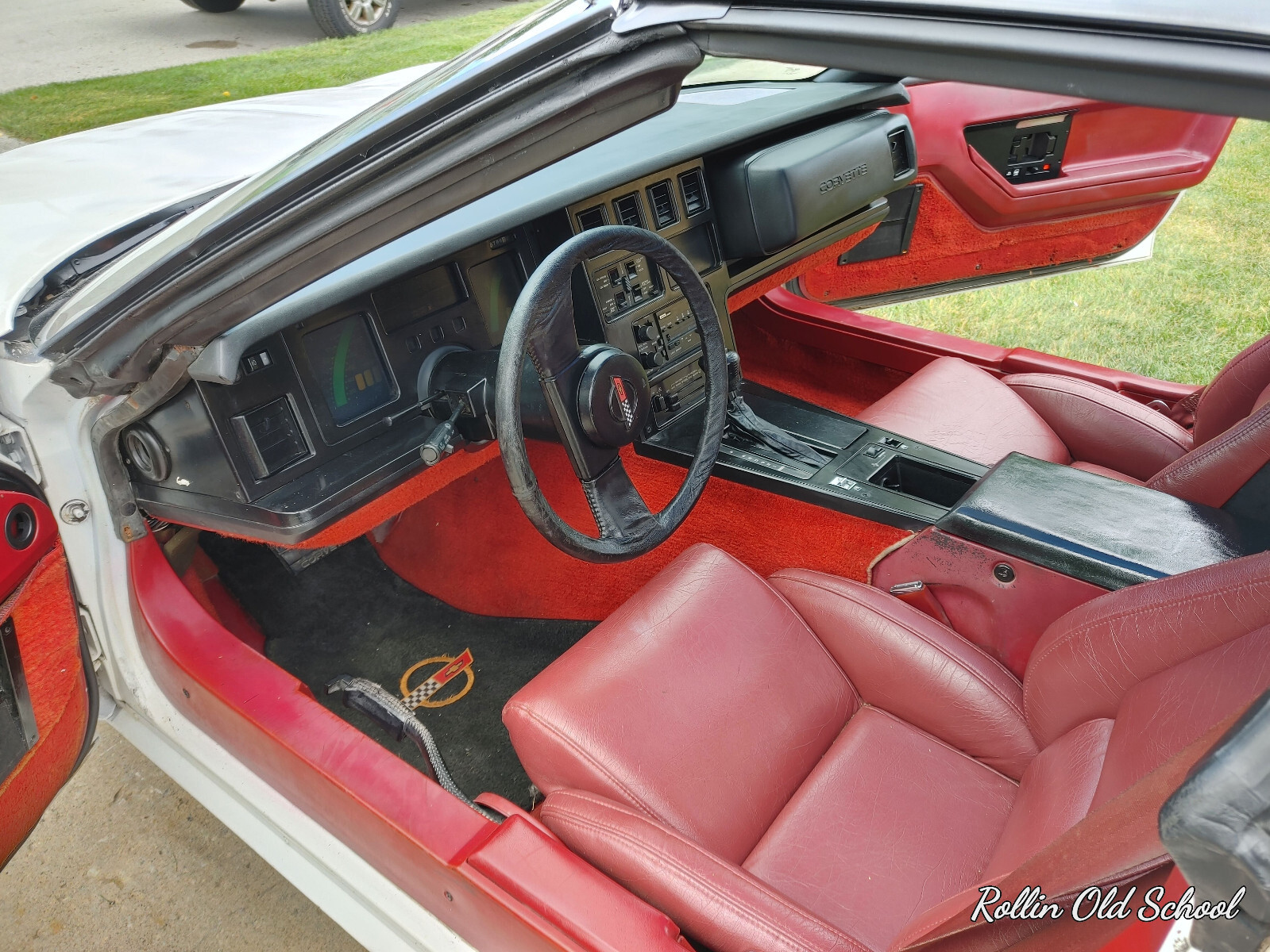 Chevrolet-Corvette-1984-Hatchback-12