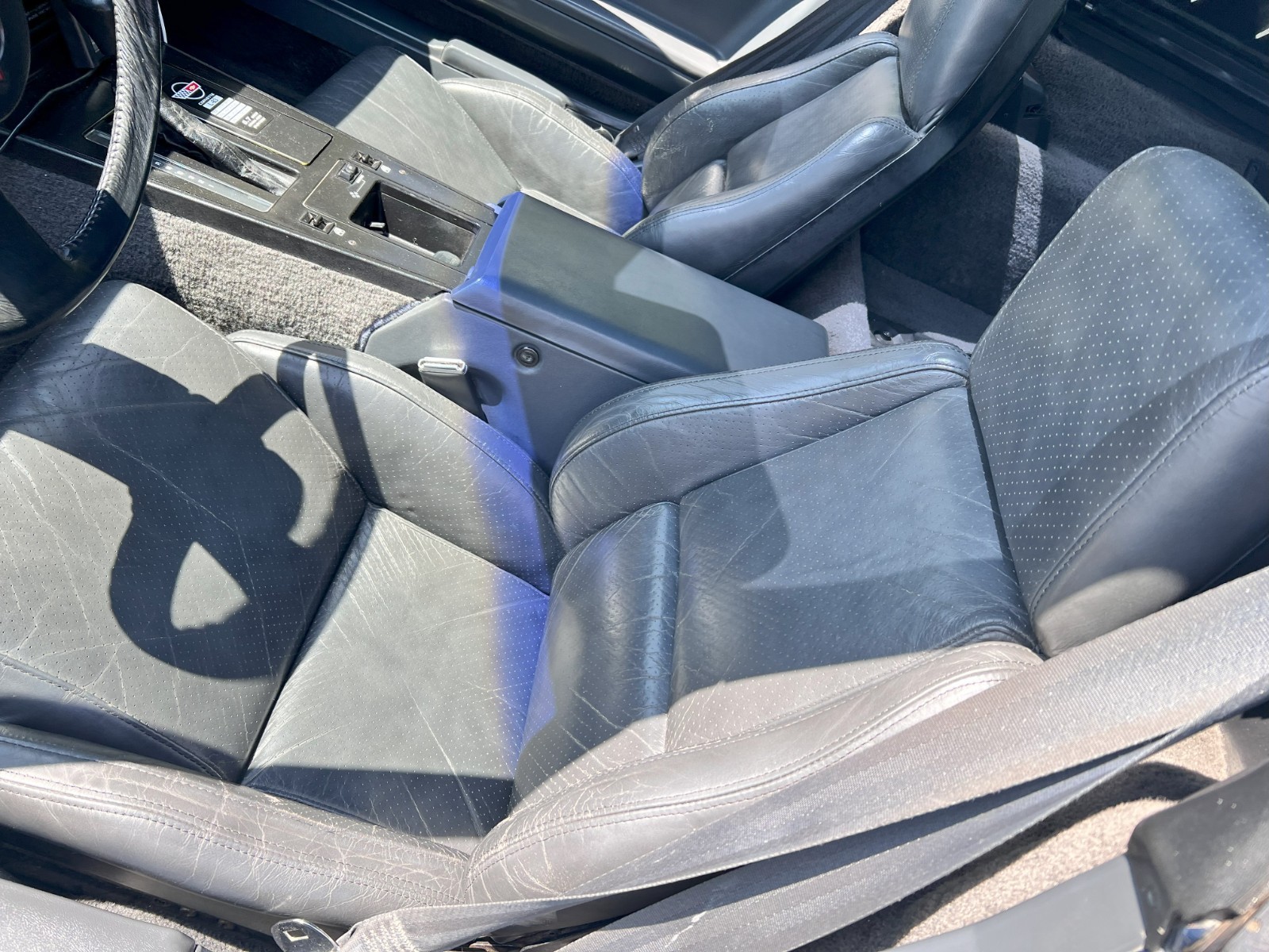Chevrolet-Corvette-1984-Hatchback-13