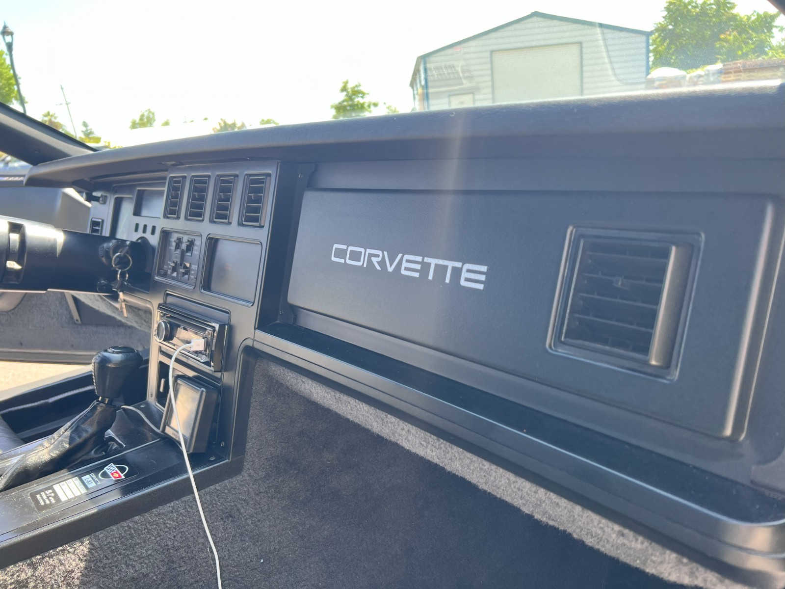 Chevrolet-Corvette-1984-Hatchback-15