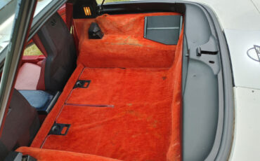 Chevrolet-Corvette-1984-Hatchback-17