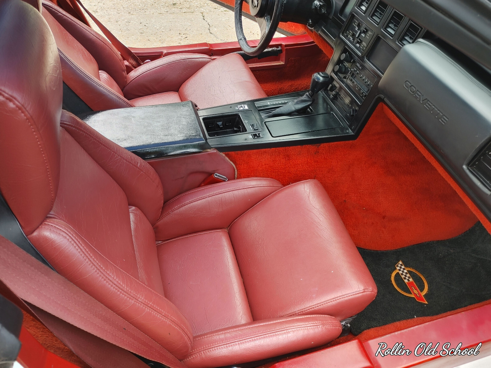 Chevrolet-Corvette-1984-Hatchback-18
